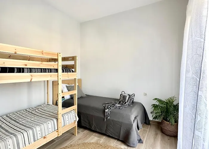 Exquisite 4-bedroom Prestige Rhodes شقة *