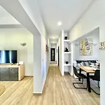 דירה 4-bedroom Prestige Rhodes Near Old Town עיר רודוס