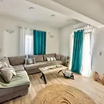 4-bedroom Prestige Rhodes Near Old Town דירה