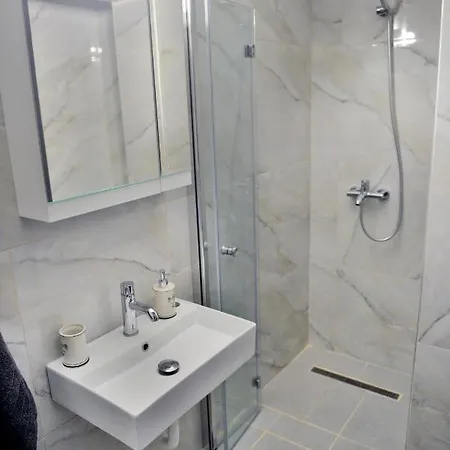 4-bedroom Prestige Rhodes Near Old Town *
