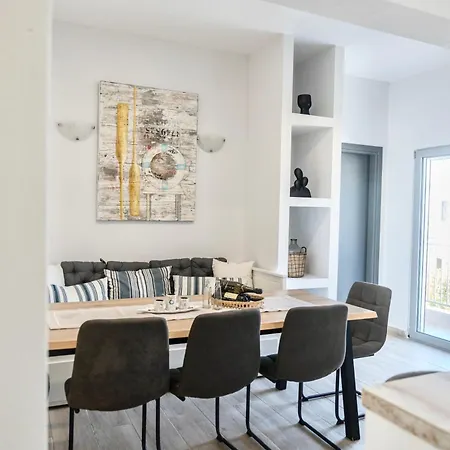 4-bedroom Prestige Rhodes Near Old Town Rhodes City