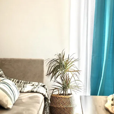 4-bedroom Prestige Rhodes Near Old Town *