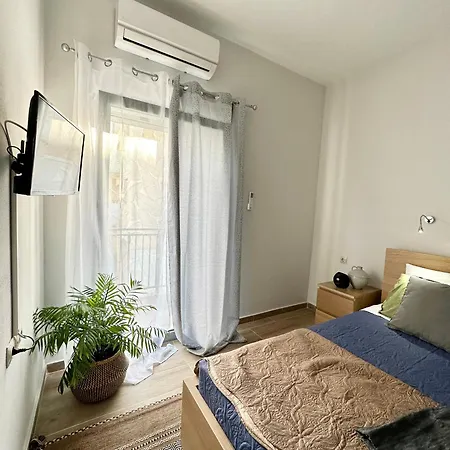 4-bedroom Prestige Rhodes Near Old Town