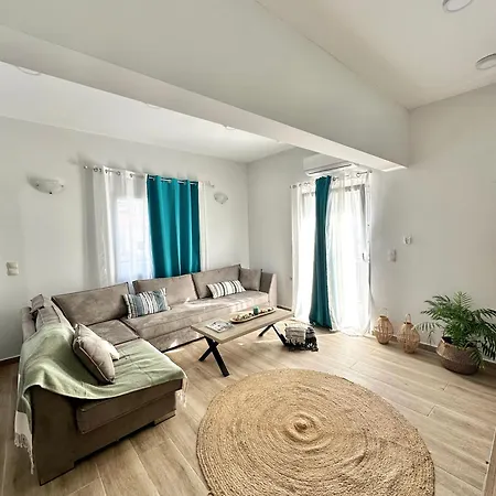 4-bedroom Prestige Rhodes Near Old Town *