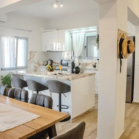Apartmán 4-bedroom Prestige Rhodes Near Old Town Rhodes City