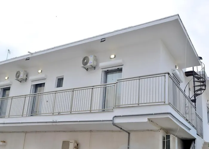 4-Bedroom Prestige Apartment Rhodes Near Old Town