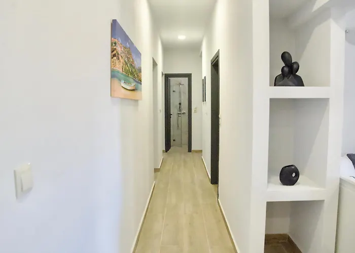 4-Bedroom Prestige Apartment Rhodes Near Old Town Apartament