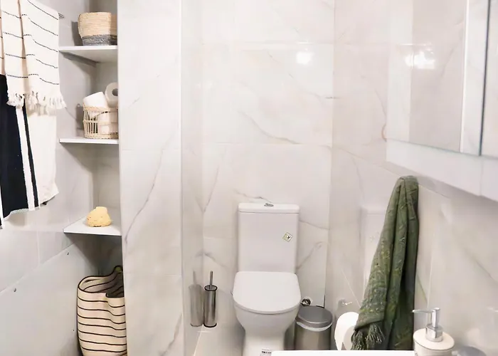 4-Bedroom Prestige Apartment Rhodes Near Old Town