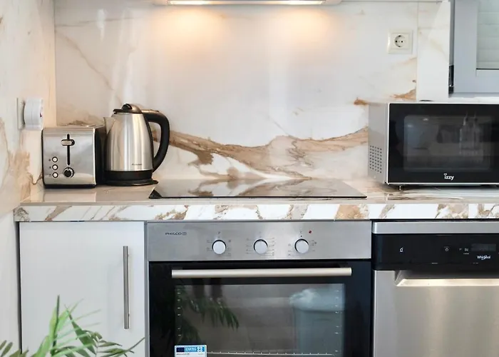 Exquisite 4-bedroom Prestige Rhodes