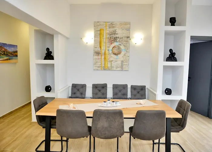 4-Bedroom Prestige Apartment Rhodes Near Old Town Rhodes City