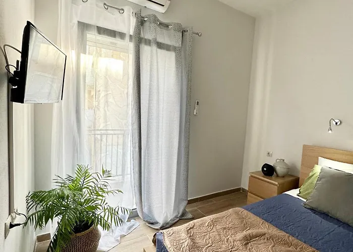 4-Bedroom Prestige Apartment Rhodes Near Old Town